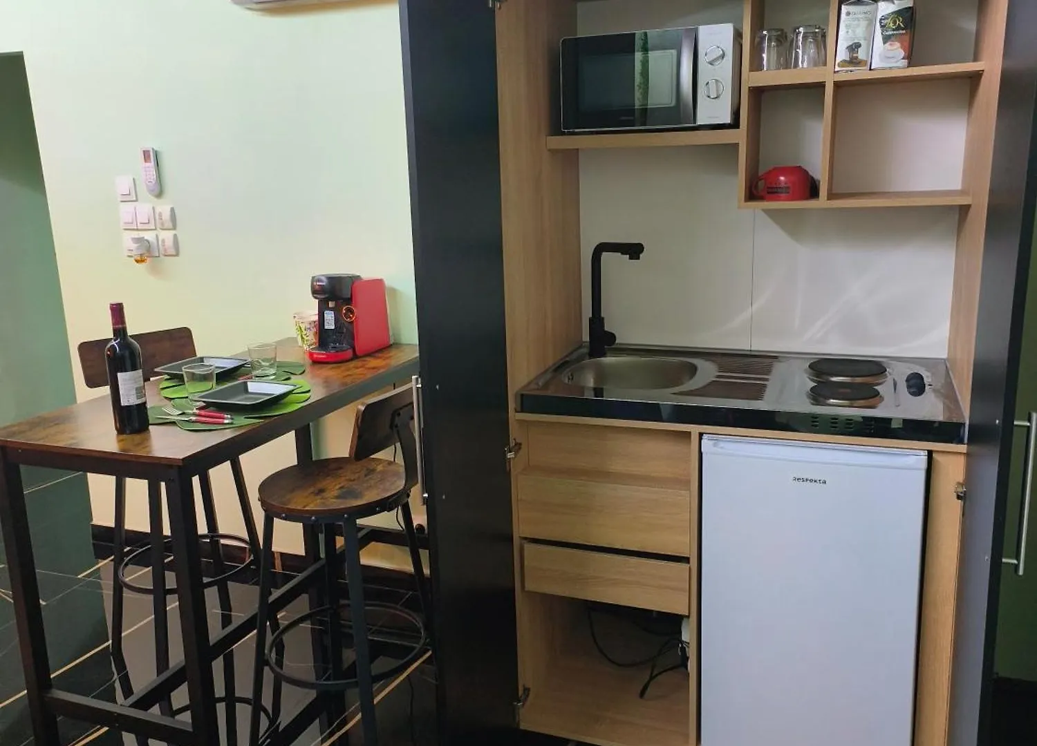 Bed and Breakfast Vegetal Jungle à Blaye-Les-Mines 0*,