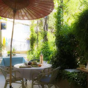 https://hotel-des-colonnes.fr-provencehotel.com